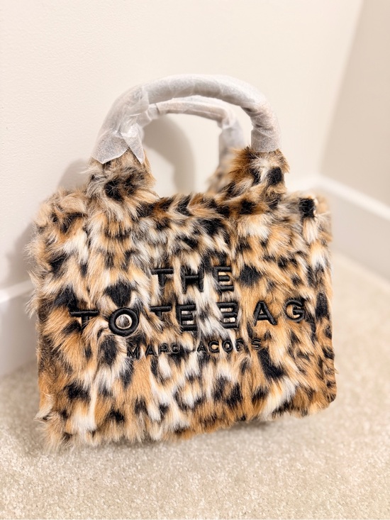 Marc Jacobs Handbags - NWT Marc Jacobs SMALL TOTE BAG IN LEOPARD FAUX FUR